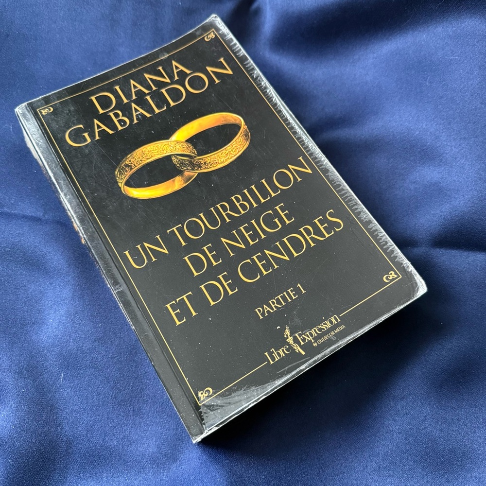 Diana Gabaldon Book - Un Tourbillon de Neige et de Cendres